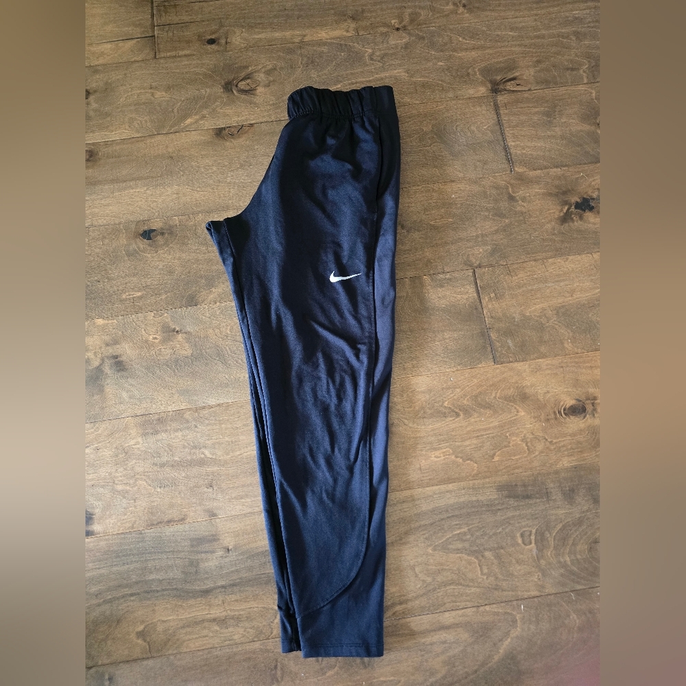 Women's Nike Tapered  Therma Fit Joggers Sz M